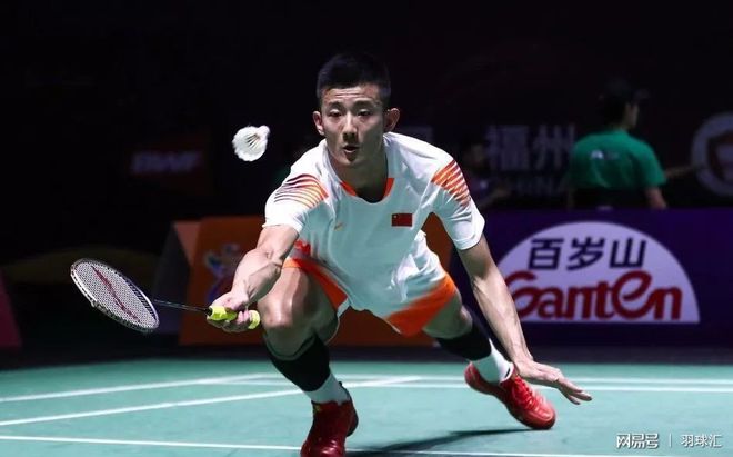 的瞩目中 的瞩目中