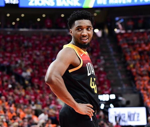 球员并主动 球员并主动