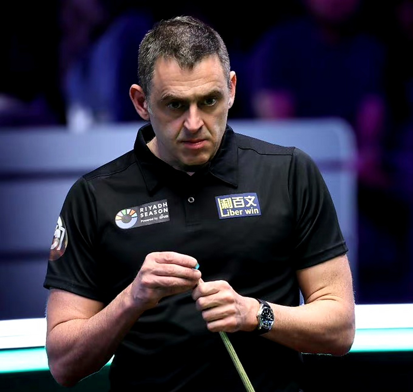 通过一系列 通过一系列