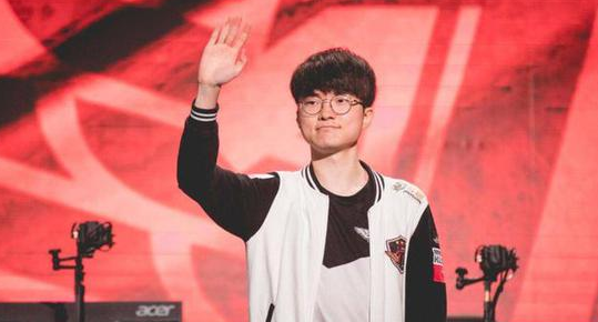 主教练位的 主教练位的